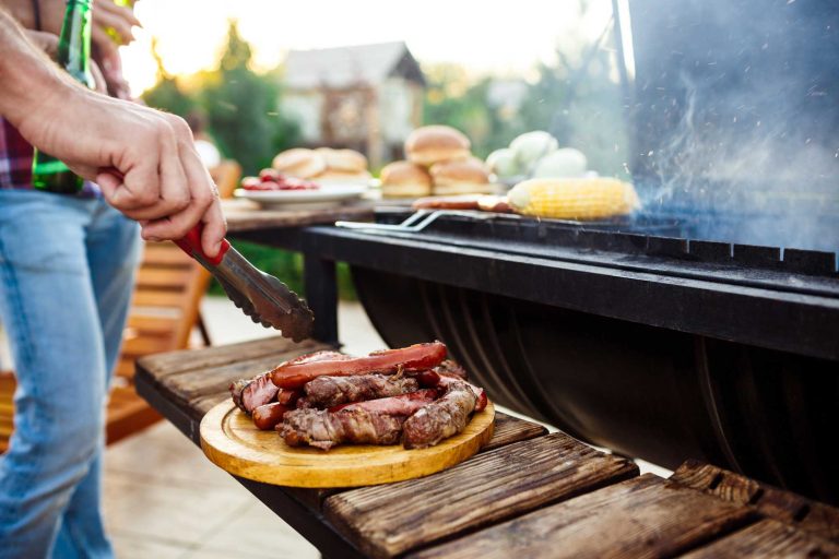 Créer un coin barbecue idéal sur votre terrasse